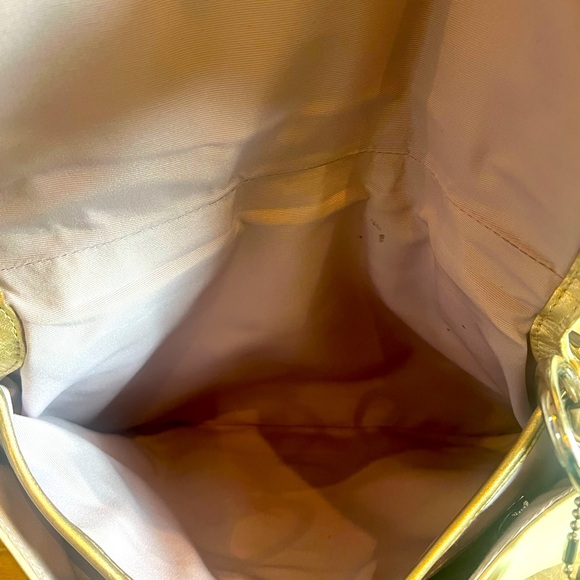 Coach Soho Ivory/Gold Pleated Buckle Flap Leather Shoulder Bag F17217 - Picture 5 of 8